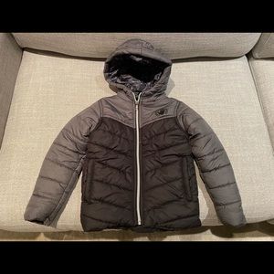 Boys’ lightweight puffer jacket with hood. Size 3T